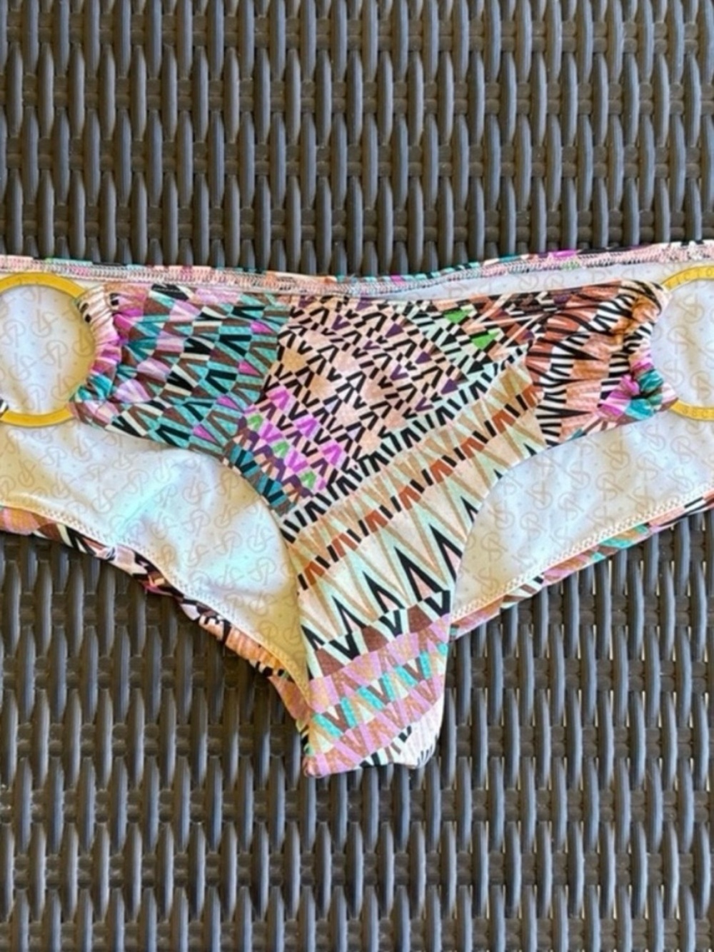 Victoria’s Secret Cheeky Bikini Bottoms Size Small Geometric Print Gold Rings